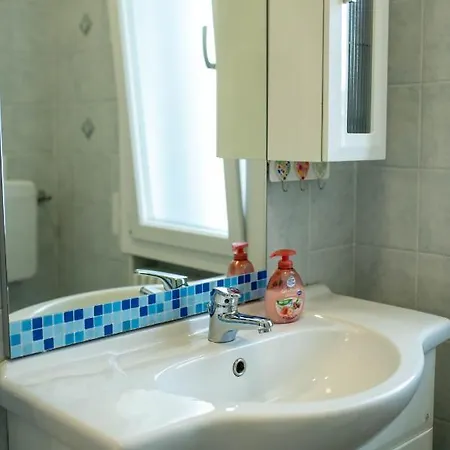 Hotel Pinarella-cervia Intera Casa Privata A 100m Dal Mare 3*